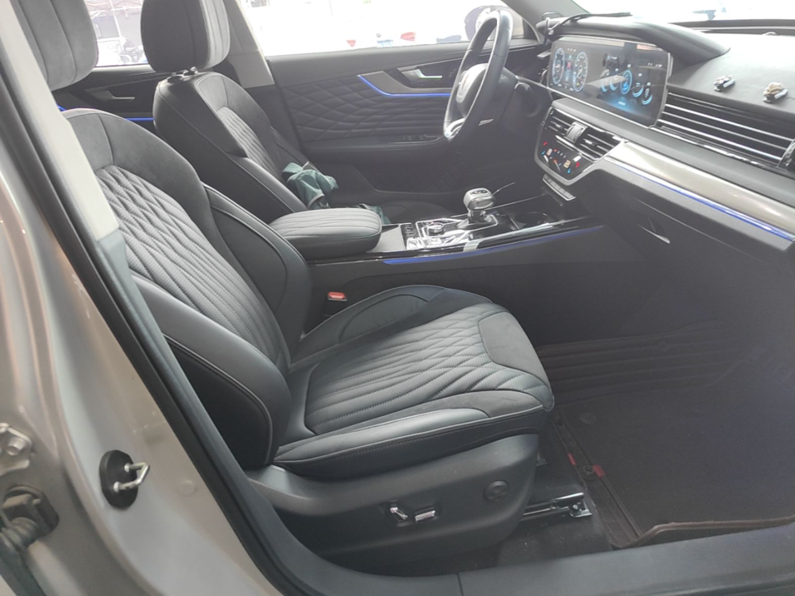 Hongqi HS5 2022 Revised Version 2.0T Smart Connect Flagship Edition — снимка 19