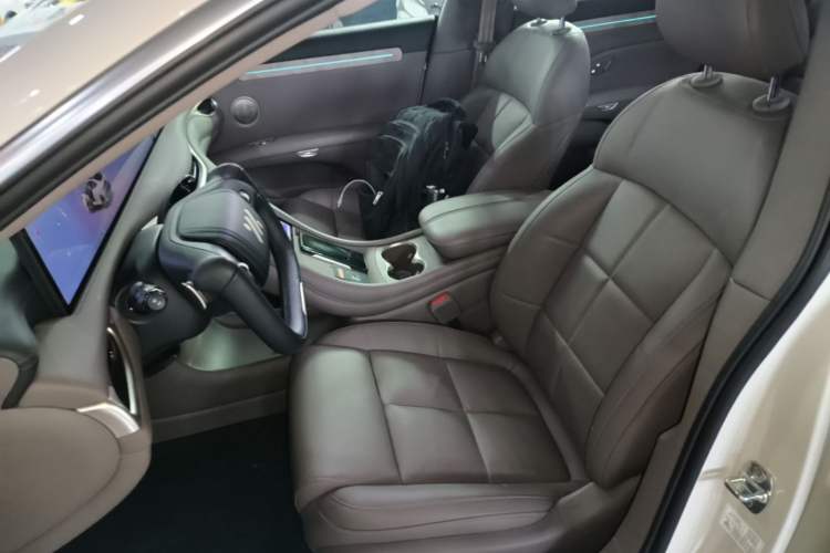 Used IM L6 2025 Ultra Model
