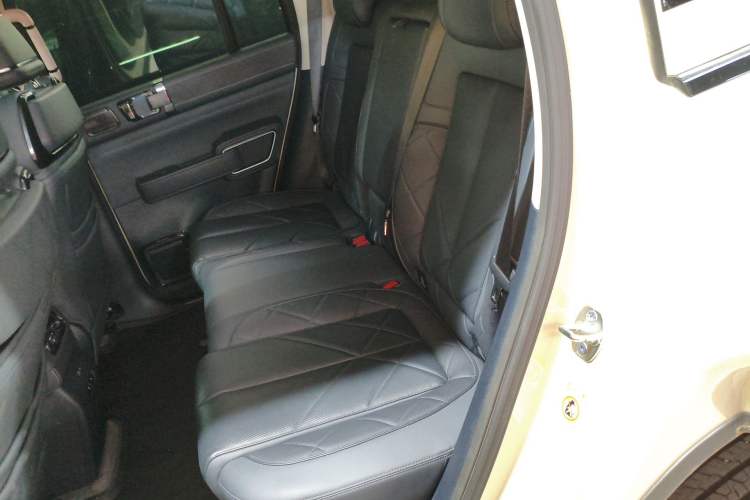 Used Formula Leopard 5 2023 Navigator Edition