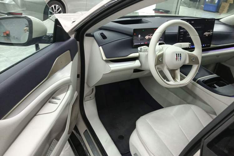 Used Buick L7 2025 Model Aivia