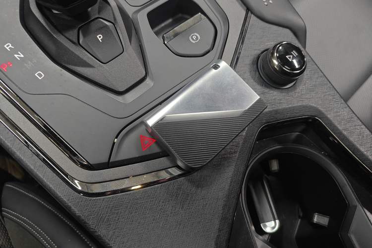 Used Lynk & Co 01 EM-P 2021 1.5TD PHEV Halo Interior 1