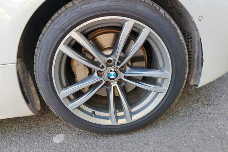 Used BMW 6 Series GT 2019 630i M Sport Package Right Front Wheel Hub