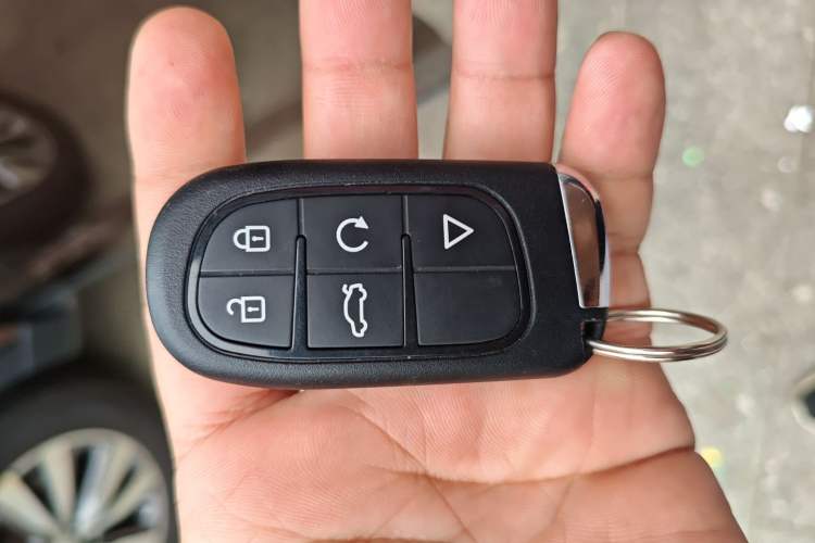 Used CHANGAN CS95 2017 2.0T Two-Wheel Drive Smart Edition