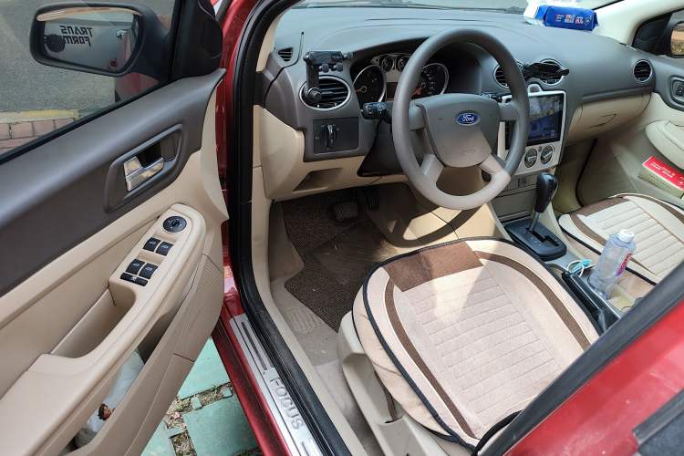 Used Ford Focus 2011 Sedan 1.8L Automatic Fashion Edition
