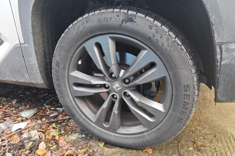 Used Baojun RS-5 2019 1.5T Manual Super Connectivity Version China VI Right Front Wheel Hub