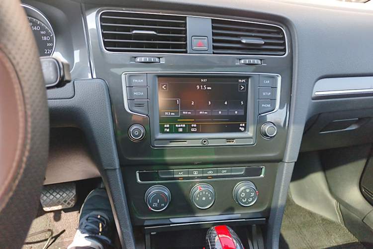 Used Volkswagen Golf 2017 1.6L Automatic Comfort Million-Vehicle Anniversary Edition