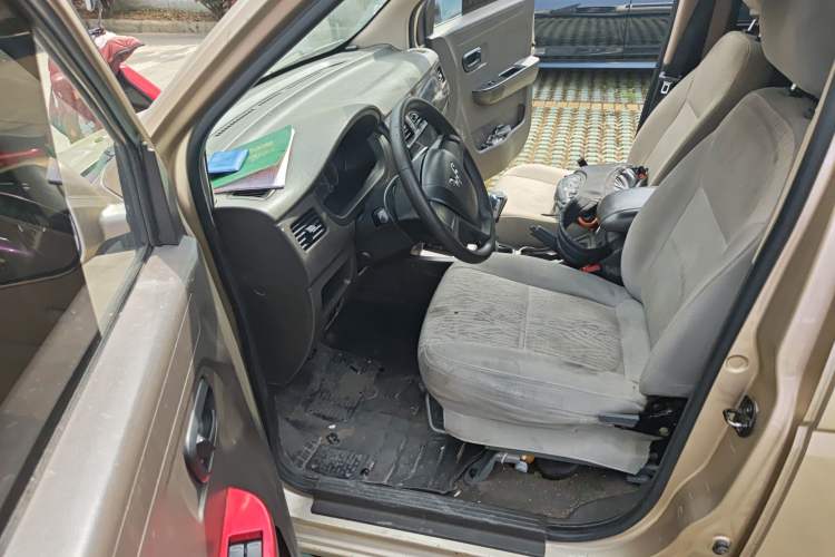 Used Wuling Rongguang V 2018 1.5L Standard Version Driver Seat