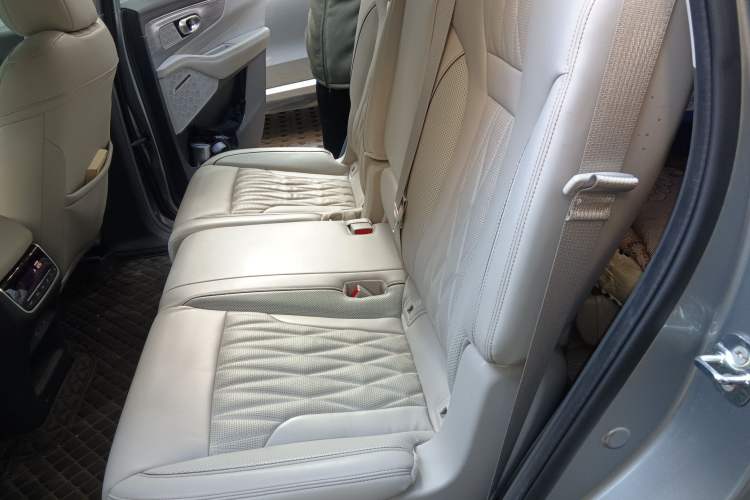 Used GAC Trumpchi GS8 2022 Linghang Series 2.0 TGDI Two-Wheel-Drive Luxury Smart Connectivity Version (7 Seats)