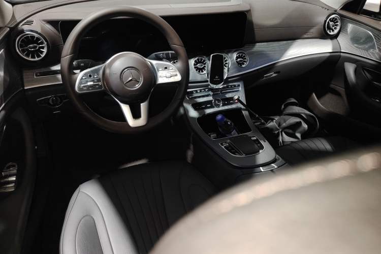 Used Mercedes-Benz CLS 2018 CLS 300 Luxury Model