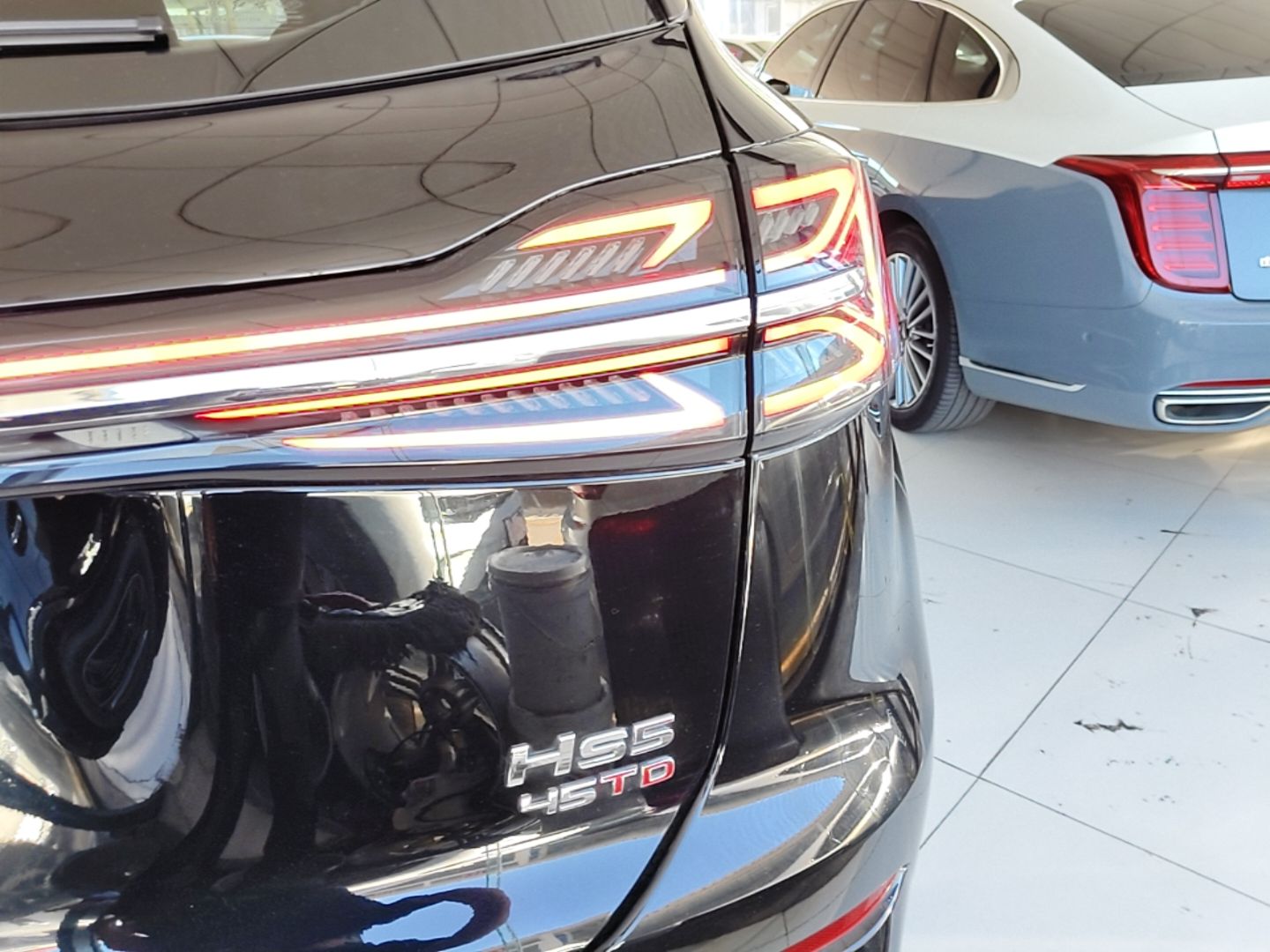 Hongqi HS5 2023 2.0T Four-Wheel Drive Flagship Pro Edition - Chinese Trim Xiang — снимка 9
