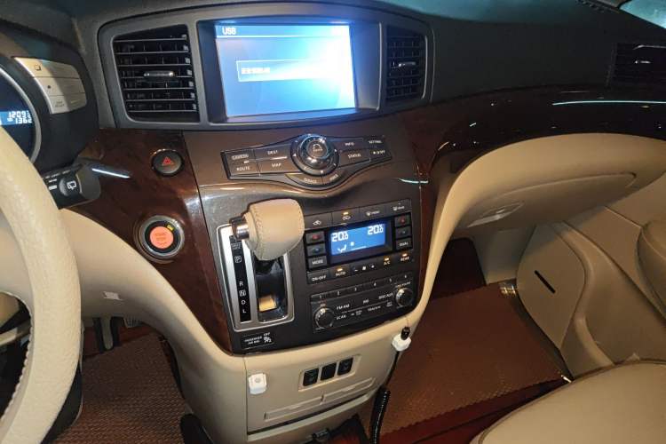 Used Nissan Quest 2015 3.5L SL Audio And AC Panel