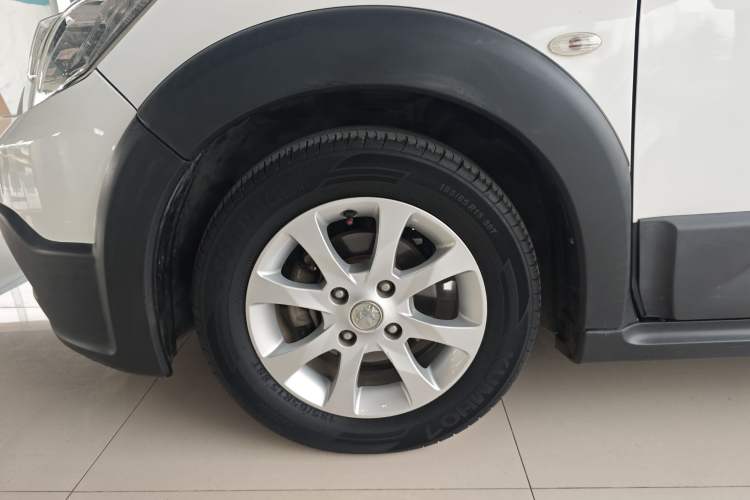 Used Venucia R50X 2015 1.6L Manual Luxury Edition