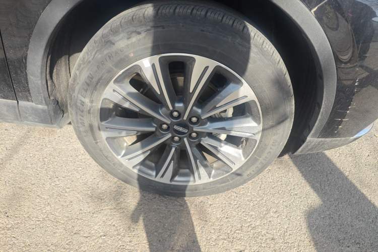 Used Lincoln Corsair 2022 2.0T Two-Wheel Drive Luxury Edition Right Front Wheel Hub