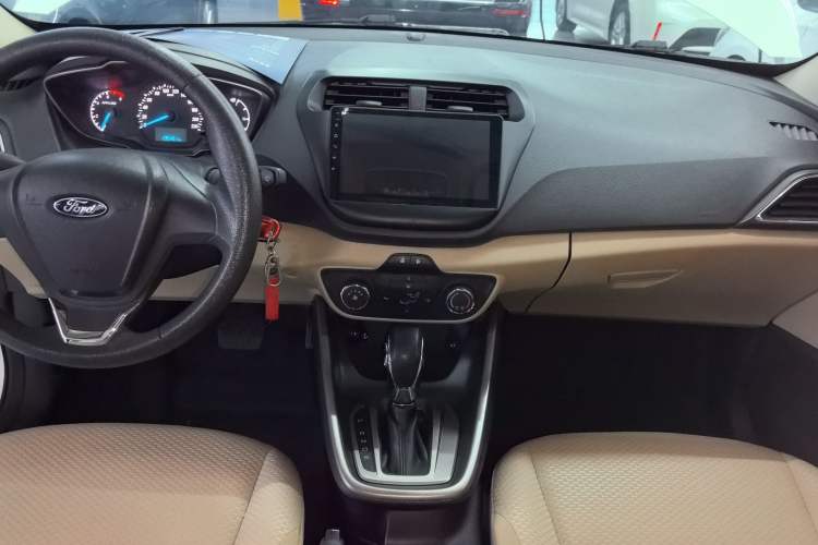 Used Ford Escort 2015 1.5L Automatic Comfort Edition Center Console