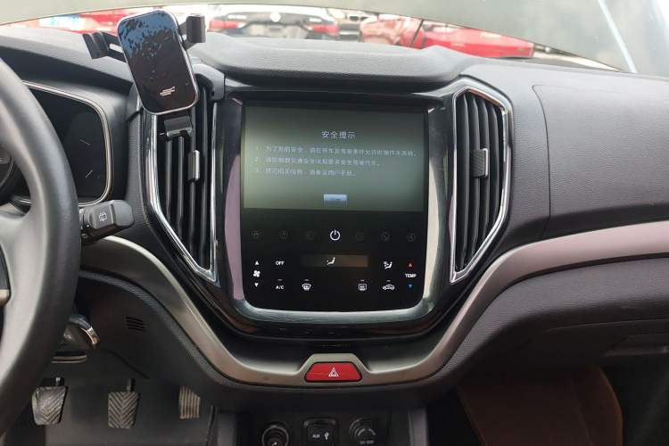 Used CHANGAN OSHAN CX70 2016 1.6L Manual Luxury Model
