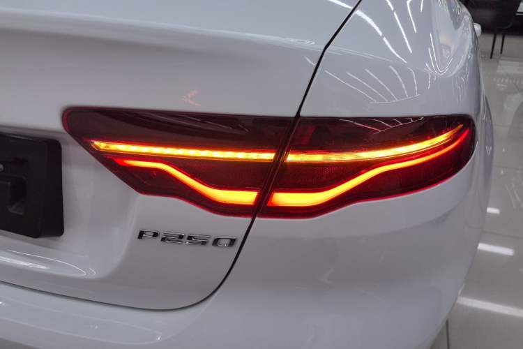 Used Jaguar XEL 2024 2.0T 250 PS R-DYNAMIC S Advanced Sport Edition
