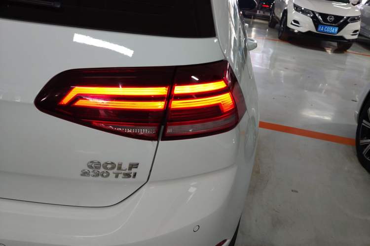 Used Volkswagen Golf 2018 230TSI Automatic Comfort Model Right Rear Taillight