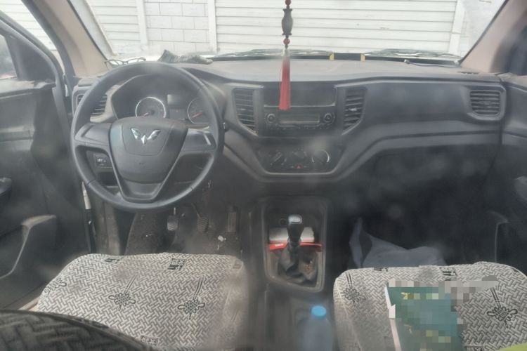 Used Wuling Hongguang V 2019 1.5L Jingqu Edition Sealed-Window Vehicle China VI LAR
