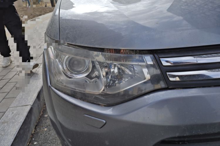 Used Mitsubishi Outlander 2013 2.4L 4x4 Luxury Navigation Edition 5 Seats Right Front Headlight