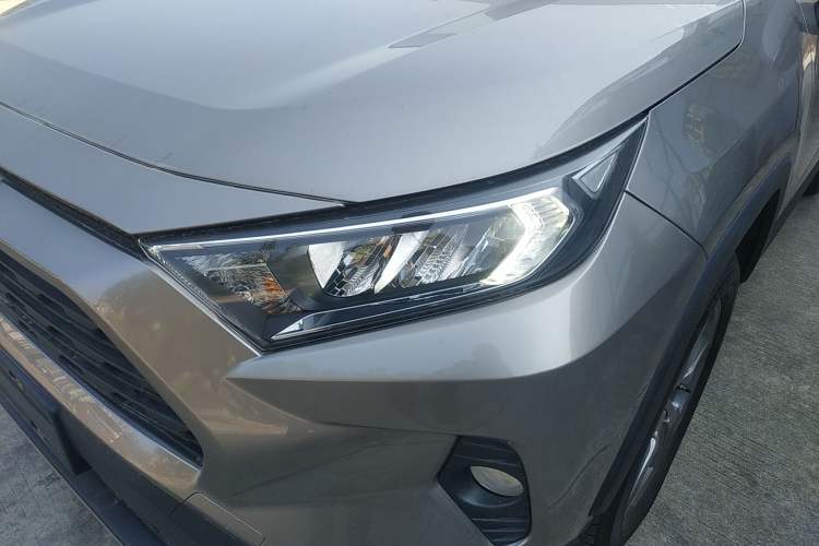 Used Toyota RAV4 2021 2.0L CVT Two-Wheel Drive Fashion Edition