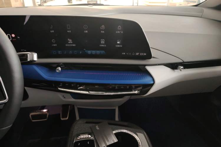 Used Cadillac OPTIQ 2024 Standard Range Version