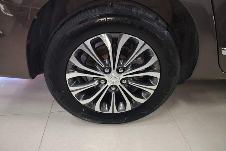 Used Buick GL8 2021 Land Cruiser Executive Class 652T Luxury Model