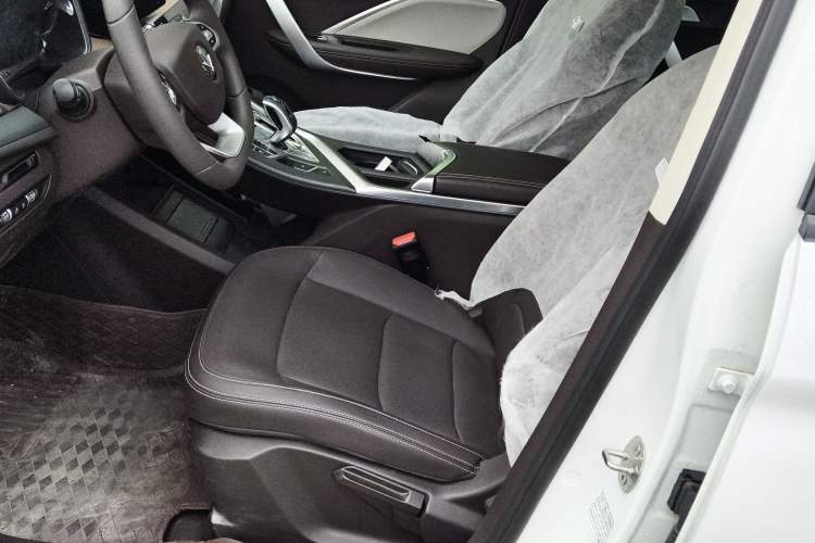 Used Livan Maple 80v L 2024 515 km Range 7 Seats
