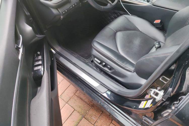 Used Toyota Camry 2018 2.5G Luxury Edition Driver Seat