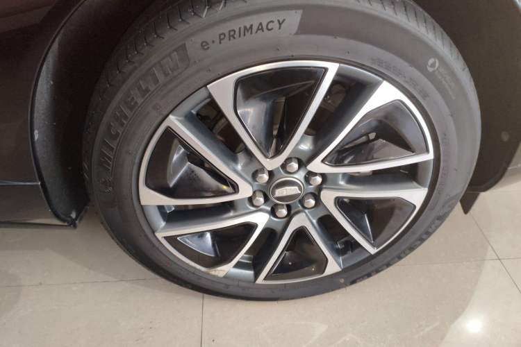 Used Cadillac OPTIQ 2024 Four-Wheel Drive Long-Range Version Right Front Wheel Hub