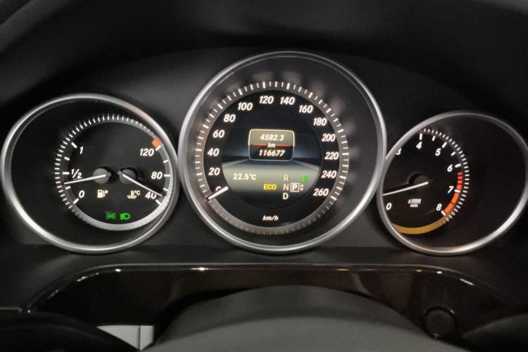 Used Mercedes-Benz E-Class 2014 E 260 L
