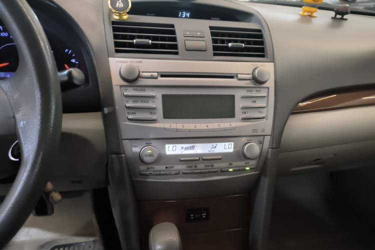 Used Toyota Camry 2013 200E Classic Elite Edition Audio And AC Panel