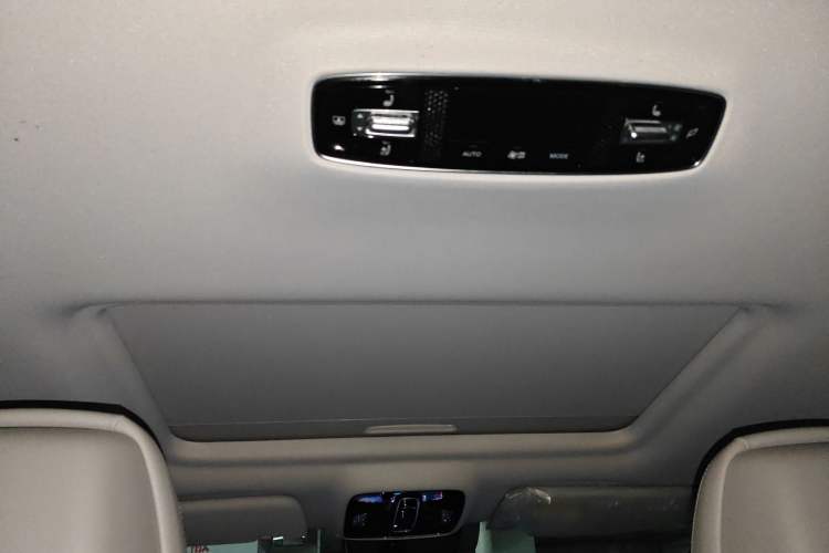 Used Roewe iMAX8 2021 400TGI Supreme Series Prestige Edition Headliner