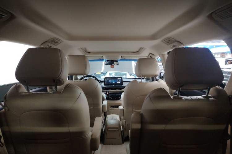 Used Buick GL8 2023 Land Executive Class 652T Luxury Model