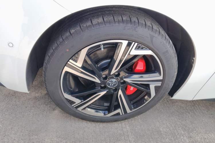 Used Hongqi EH7 2024 760 Pro+ Four-Wheel Drive Version
