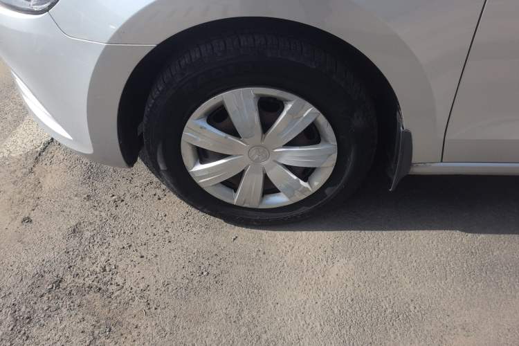 Used Volkswagen Jetta 2015 Value Edition 1.6L Manual Fashionable Style
