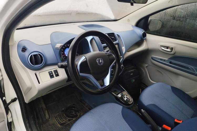 Used CHANGAN OSHAN Benni E-Star 2021 National Edition Colorful Version Lithium Iron Phosphate (31.86 kWh) Center Console