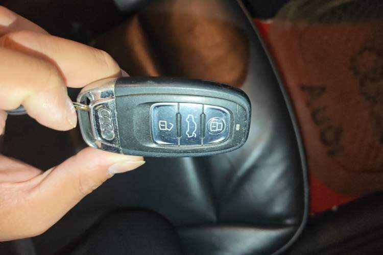 Used Audi Q5 2013 40 TFSI Technology Edition Vehicle Key