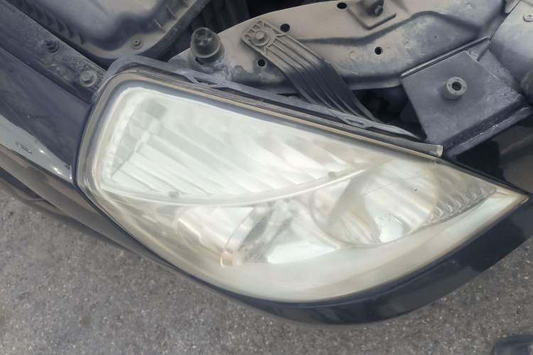 Used Buick Excelle 2011 1.6 LE-MT Right Front Headlight