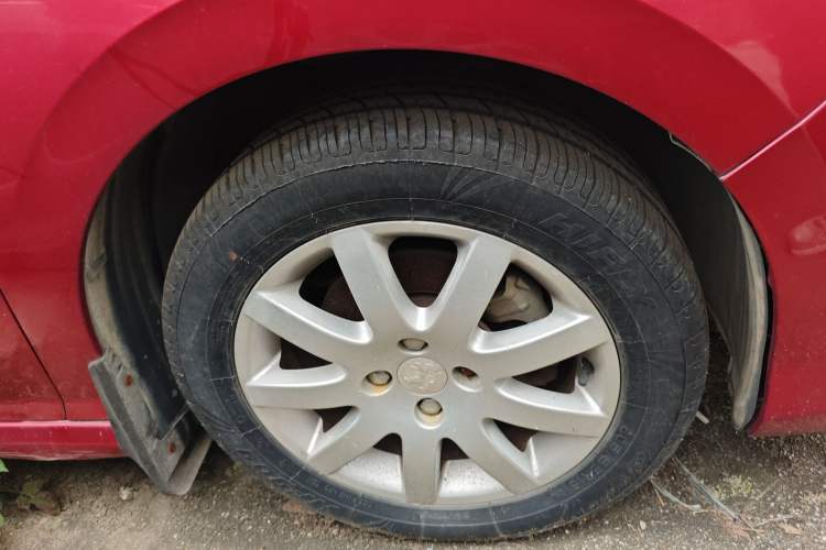 Used Peugeot 308 2012 1.6L Manual Fashion Edition Right Front Wheel Hub