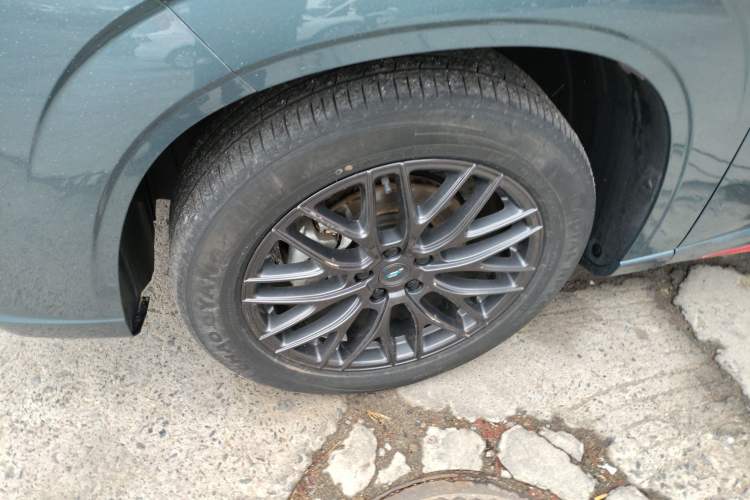 Used CHANGAN OSHAN Z6 2022 Blue Whale 1.5T DCT Luxury Model Left Front Wheel Hub