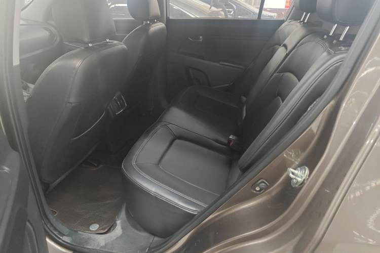 Used Kia Sportage R 2015 2.0L Automatic Two-Wheel Drive DLX Model Left Rear Seat