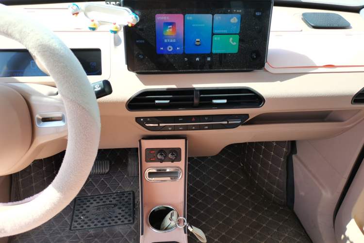 Used Geely Galaxy Panda 2023 Panda Mini 200km Endurance Bear
