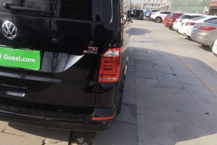 Used Volkswagen Caravelle 2018 2.0 TSI 4x4 Luxury Edition 8 Seats