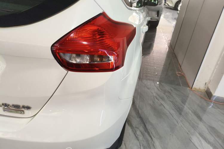 Used Ford Focus 2017 Hatchback EcoBoost 180 Automatic Elite Model Right Rear Taillight