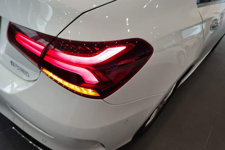 Used Mercedes-Benz A-Class 2022 Restyled A 200 L Sport Sedan Fashion Version Right Rear Taillight