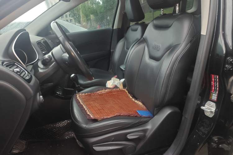 Used Jeep Compass 2019 220T Automatic Family Edition Left Front Seat