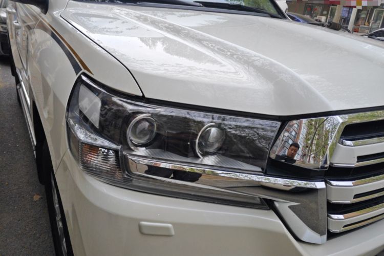 Used Toyota Land Cruiser  Right Front Headlight