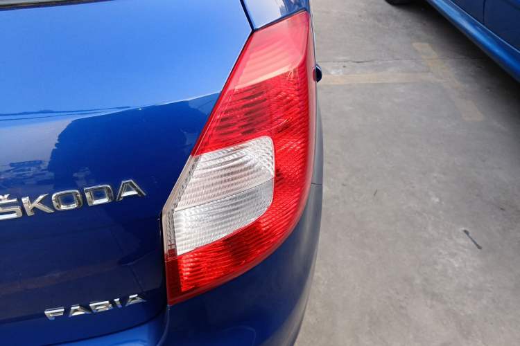 Used Skoda Fabia 2014 1.4L Automatic Crystal Edition