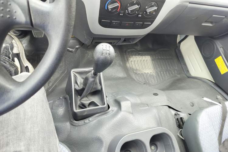 Used King Long Golden Way 2022 2.2L Jetway Van High Roof V22H Gear Lever