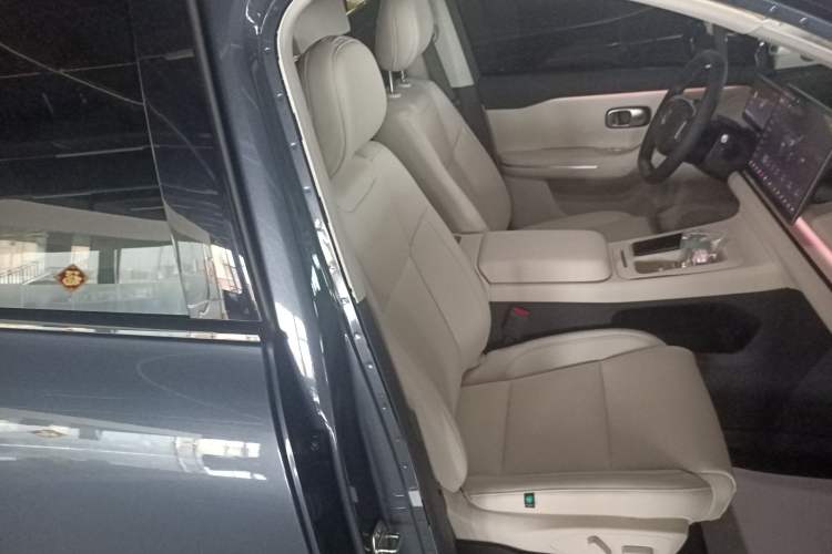 Used Leapmotor C16 2024 Range-Extended 200 Luxury Edition Right Front Seat